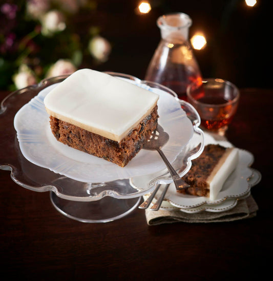 Meg Rivers Iced Cake 210g